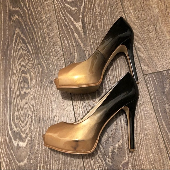 Guess high heels Black Patent And Gold Peep Toe GUESS Size 9 M 5” heel - Picture 7 of 9